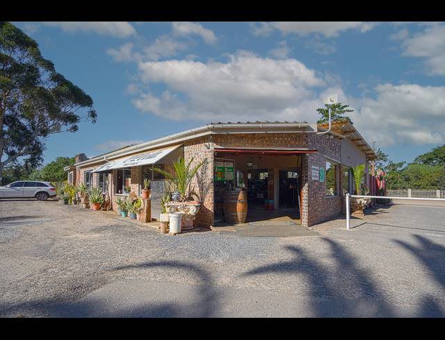 42,857M² LODGE FOR SALE IN CAPE FARMS